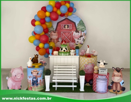 Decoração de Festa Infantil Com Cilindros Fazendinha Locação de decoração infantil Nick Festas. Consulte-nos para mais modelos e valores. Whatsapp (11) 96278-2078