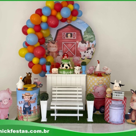 Decoração de Festa Infantil Com Cilindros Fazendinha Locação de decoração infantil Nick Festas. Consulte-nos para mais modelos e valores. Whatsapp (11) 96278-2078