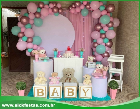 Decoração de Festa Infantil Com Cilindros Ursinho Rosa Locação de decoração infantil Nick Festas. Consulte-nos para mais modelos e valores. Whatsapp (11) 96278-2078