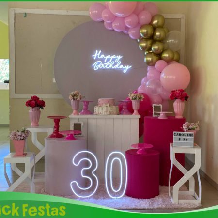 Decoração De Repente 30 rosa e pink com painel redondo, balões dourados e número 30 neon na Freguesia do Ó Zona Norte