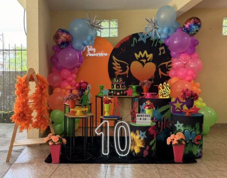 Decoração Teen Neon colorida e vibrante para festa