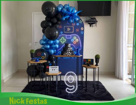 Decoração infantil Games azul e preta com painel gamer na Freguesia do Ó SP.