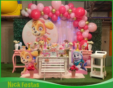 Decoração infantil Skye Patrulha Canina rosa na Freguesia do Ó com painel temático, balões e mesa decorada para festa infantil