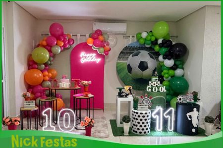 Decoração dupla Teen Pink e Futebol para festa de aniversário